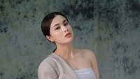 Wajah Mitha Hardiyanti kerap terlihat di beberapa video komersial, seperti iklan susu, makanan hingga skincare. Foto: Instagram Mitha Hardiyanti