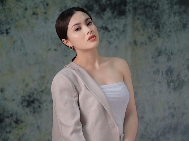 Sosok Mitha Hardiyanti, Tunangan Pebulu Tangkis Shesar Hiren