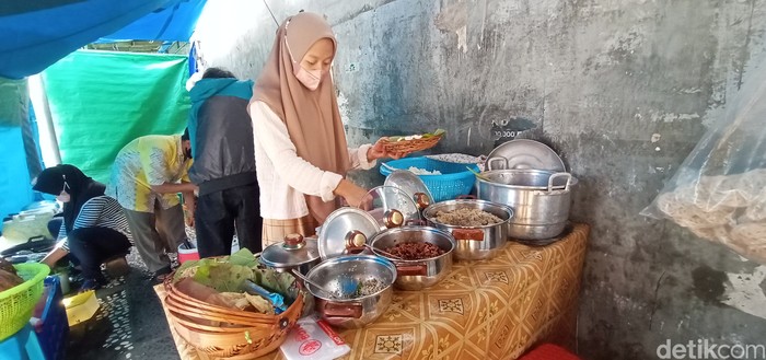 Nasi Daun Jati Nasi Daun Jati, Hidangan Nasi Khas Kudus