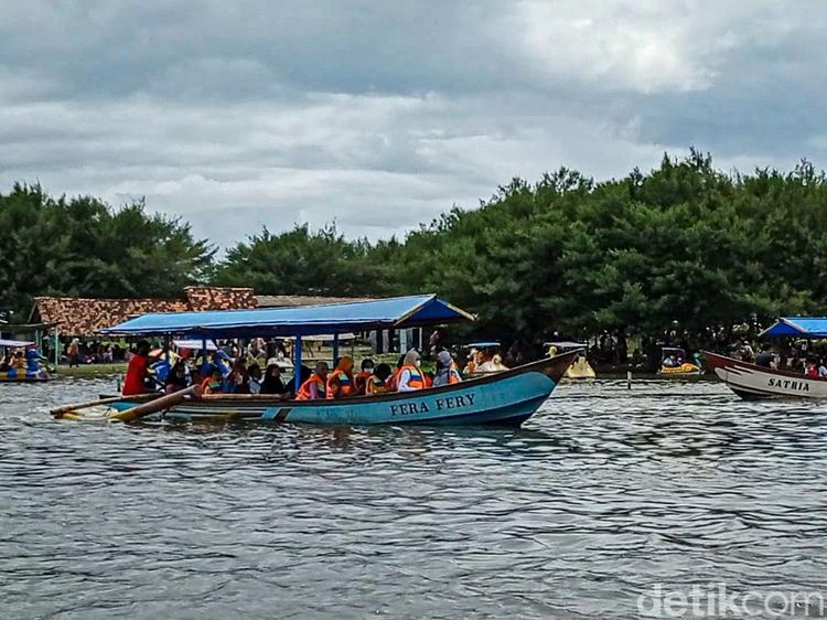 Berkah 2022, Pengelola Kapal Wisata Pantai Glagah Raup Cuan Melimpah