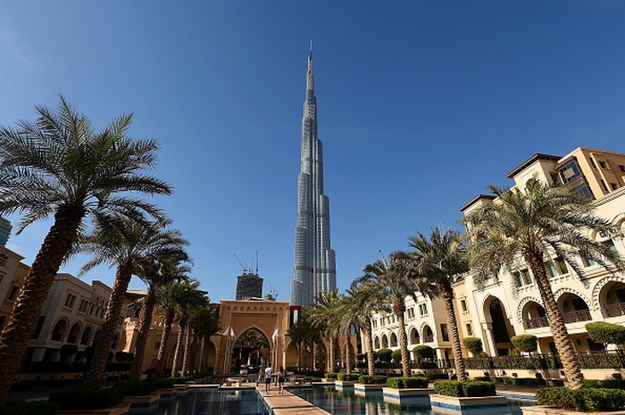 Burj Khalifa dikenal sebagai bangunan ikonik yang ada di Dubai. Gedung tertinggi di dunia itu dibuka pada tanggal 4 Januari 2004, tepat 12 tahun lalu.