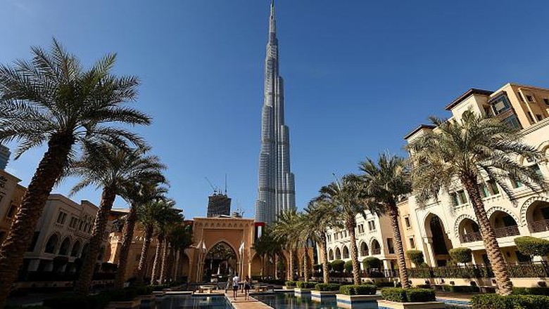 Potret Burj Khalifa, Gedung Tertinggi Dunia yang Dibuka 12 Tahun Lalu Burj Khalifa dikenal sebagai bangunan ikonik yang ada di Dubai. Gedung tertinggi di dunia itu dibuka pada tanggal 4 Januari 2004, tepat 12 tahun lalu.