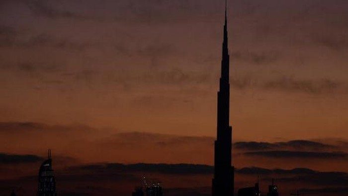 Potret Burj Khalifa, Gedung Tertinggi Dunia yang Dibuka 12 Tahun Lalu Burj Khalifa dikenal sebagai bangunan ikonik yang ada di Dubai. Gedung tertinggi di dunia itu dibuka pada tanggal 4 Januari 2004, tepat 12 tahun lalu.