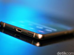 Unboxing Samsung Galaxy S21 FE, Menggoda di Berbagai Sisi