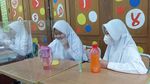 9 Momen Murid SDN Kebon Jeruk 08 Istirahat saat PTM 100%