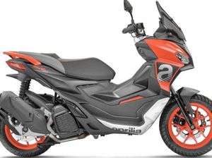 Pilih Honda ADV 160 atau Aprilia SR GT 200?