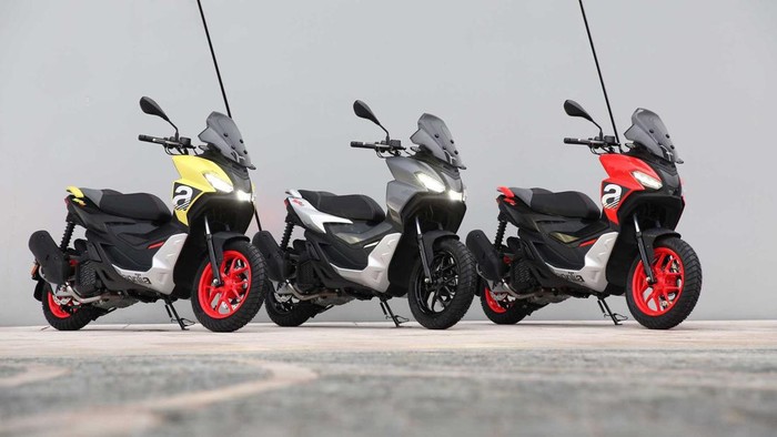 Skutik adventure Aprilia SR GT Skutik adventure Aprilia SR GT