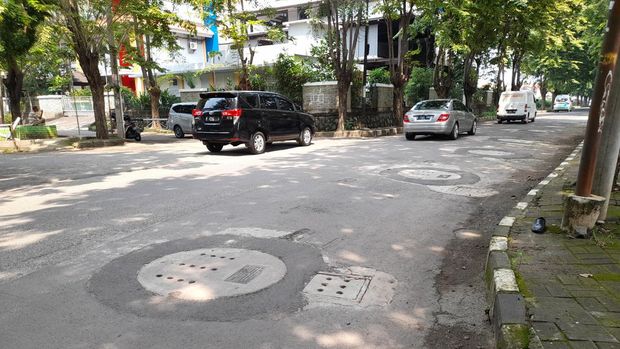 Sumur resapan yang selesai diperbaiki di Cipinang Indah, Jakarta Timur.