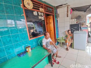 Para Anggota Keluarga Cilincing Lumpuh Tak Bisa Jalan, Begini Kisah Mereka