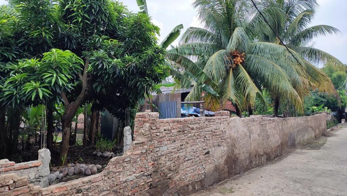 Tembok di Depok yang dikeluhkan warga (Nahda-detikcom)