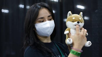 Perangkat yang diberi nama Amagami Ham Ham ini adalah robot terapi yang mensimulasikan gigitan pada jari, dimaksudkan untuk memberikan efek kenyamanan yang mirip dengan bayi atau hewan peliharaan. AP Photo/Ellen Schmidt  