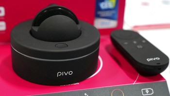 Alat canggih Pivo Pod X juga dipamerkan dalam CES 2022. Alat ini merupakan monopod penyangga kamera ponsel pintar yang bisa bergerak otomatis berbagai arah. Cocok untuk para Content Creator! AP Photo/Joe Buglewicz  