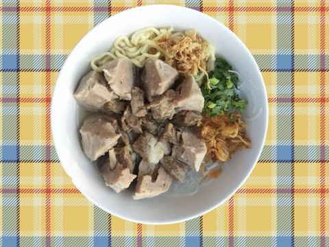 5 Bakso Viral Bikin Ngiler, Ditawarkan Penjual Pikulan hingga di Bawah Pohon!