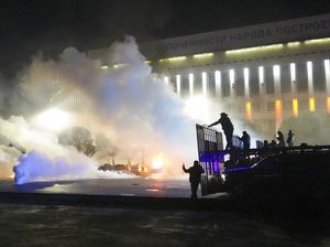 Kazakshtan Membara, Pegawai Konsulat AS-Keluarga Angkat Kaki