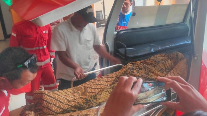 anak bunuh bapak di malang
