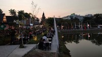 Lokasi yang ciamik bisa menjadi pilihan warga untuk menghabiskan waktu bersama keluarga atau rekan dekat. Karena Cinere Garden menyajikan spot foto, pemandangan, hingga nantinya akan ada wisata air.  