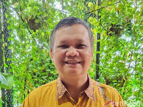 Foto Dr. Emrus Sihombing, Komunikolog Indonesia.