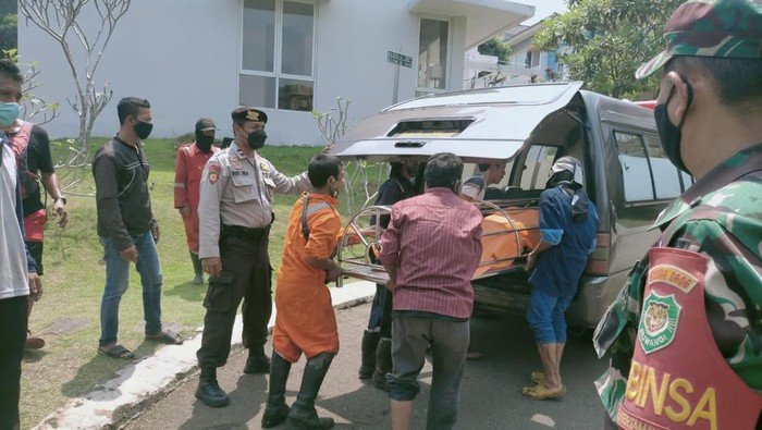 Evakuasi jasad tanpa identitas di Bogor.