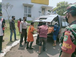 Mayat Pria Tanpa Identitas Ditemukan Membusuk di Tumpukan Sampah Bogor