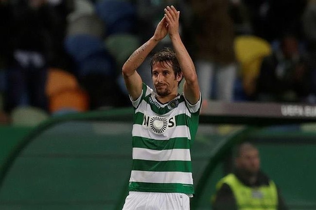 Fabio Coentrao sudah pensiun dari kariernya sebagai pemain bola. Meninggalkan dunia bola, pria yang pernah bermain untuk Real Madrid tersebut kini banting setir menjadi nelayan. Foto: Instagram