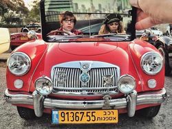 Keren! Gambar di HP Menyatu dengan Dunia Nyata Tanpa Editan Photoshop