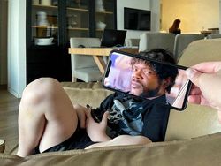 Keren! Gambar di HP Menyatu dengan Dunia Nyata Tanpa Editan Photoshop