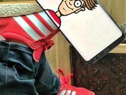 Keren! Gambar di HP Menyatu dengan Dunia Nyata Tanpa Editan Photoshop