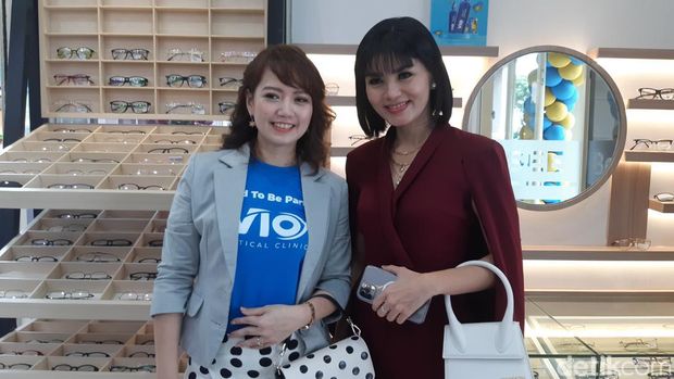 Intan RJ bermasalah dengan mata.