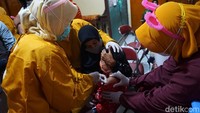 Ini merupakan vaksin dosis pertama untuk para siswa tersebut.