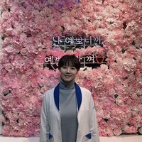 Semasa hidupnya, Kim Mi Soo tidak menggunakan sosial media. Potret terbarunya diunggah oleh agensi yang menaunginya Landscape Entertainment (@landscape_ent). Foto: dok. Instagram landscape_ent
