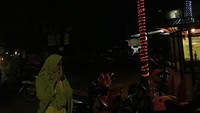 Begitu juga dengan foto yang satu ini. Eca bertemu dengan temannya dan menghabiskan waktu dengan mampir ke restoran kekinian. Restorannya dihiasi dengan berbagai dekorasi unik. Foto: Instagram @ecaprasetya