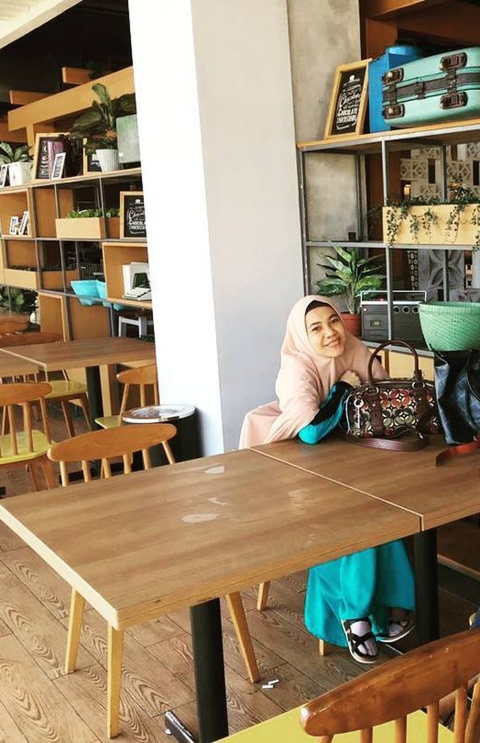 Eca Prasetya, Kinan 'Layangan Putus' yang Doyan Kulineran