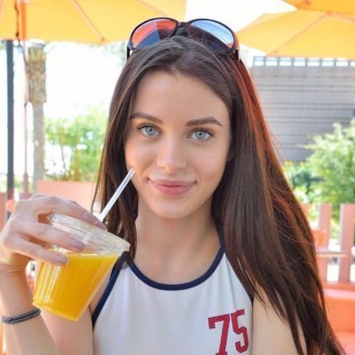 Lana Rhoades, Bintang Porno Paling Dicari Tahun 2021 yang Hobi Makan Pizza Instagram @lanarhoades
