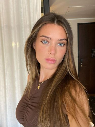 Instagram @lanarhoades