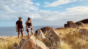 Saat ini, sang pendiri Amazon dan Blue Origin ini liburan di St Barts bersama sang kekasih. St Barts adalah pulau di Karibia dengan pantai yang indah. Bezos dan Sanchez sudah cukup lama di sana untuk liburan Natal dan Tahun Baru bersama seluruh keluarga. Foto: Instagram