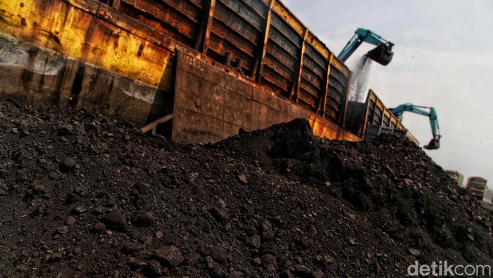 Pemerintah mengambil kebijakan untuk melakukan pelarangan ekspor batubara periode 1 hingga 31 Januari 2022.