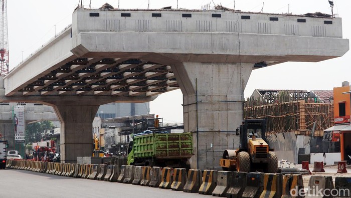 Melihat Progres Flyover Kopo yang Ditarget Rampung April 2022 Pembangunan Flyover Kopo di Jalan Soekarno-Hatta, Kota Bandung terus dikebut, Rabu (5/1/2022). Plt Wali Kota Bandung Yana Mulyana menargetkan flyover rampung sebelum lebaran.