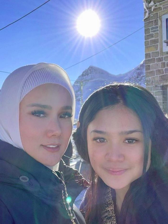 Keluarga Ahmad Dhani dan Mulan Jameela liburan ke Turki