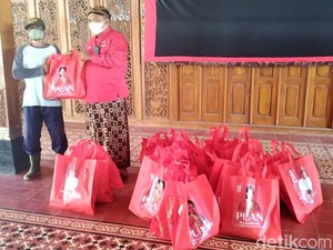 Yang Lain Sudah, Kapan Puan Akan Bagikan Beras Bergambar Diri di Dapilnya?