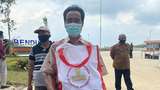 Usai Resmikan Bendungan Jokowi Bagi-bagi Sembako, Ini Isinya