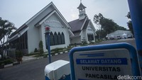 Wakil Presiden RI Maruf Amin baru saja meresmikan enam rumah ibadah di Universitas Pancasila.  