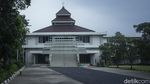 Kampus Ini Jadi yang Pertama Punya 6 Rumah Ibadah