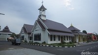 Enam rumah ibadah diresmikan yakni Masjid At-Taqwa, Gereja Katolik Santo Petrus, Gereja Protestan Graha Layanan Kristen, Pura Wira Santika, Vihara Dharma Sasana, dan Kelenteng Kebajikan Agung.  