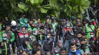 Mereka menuntut kejelasan payung hukum profesi driver transportasi online.