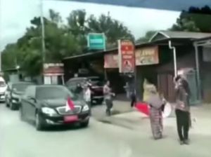 Viral Rombongan Jokowi Beri Jalan untuk Ambulans di Jateng