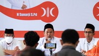 Narji menjelaskan alasannya memilih menjadi kader PKS. Narji juga menyampaikan permintaan maaf atas sikapnya sebelum masuk PKS terkait pencopotan baliho sebelum bergabung ke PKS.