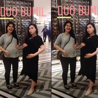 Jalan-jalan ke mal, sepatu rilisan rumah mode tetap jadi andalan. Salah satunya Chanel seri Black White Pearl Suede Espadrilles CC Flats. Sepatu macam slippers ini saja berharga sekitar Rp 14 juta. (Foto: Instagram/@vickyshu)