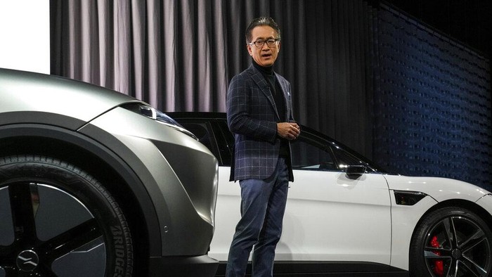 Sony Pamer SUV Listrik di Ajang CES 2022 The Sony Vision-S 02 electric SUV is debuted during the Sony news conference at the CES tech show, Tuesday, Jan. 4, 2022, in Las Vegas. (AP Photo/Joe Buglewicz)