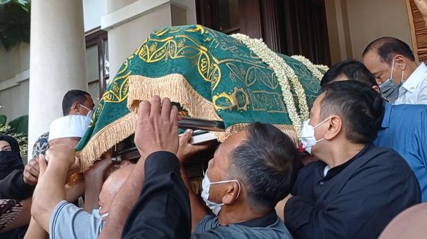 Suasana rumah duka ibunda Chairul Tanjung (Wilda-detikcom)