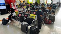 Juru Bicara Menteri Koordinator Bidang Maritim dan Investasi Luhut Binsar Pandjaitan, mengungkapkan pangkal masalahnya. Penyebabnya bukan karena penyebaran varian Omicron. Tapi karena adanya penurunan salah satu dari pedoman 3T, testing, tracing, treatment. 